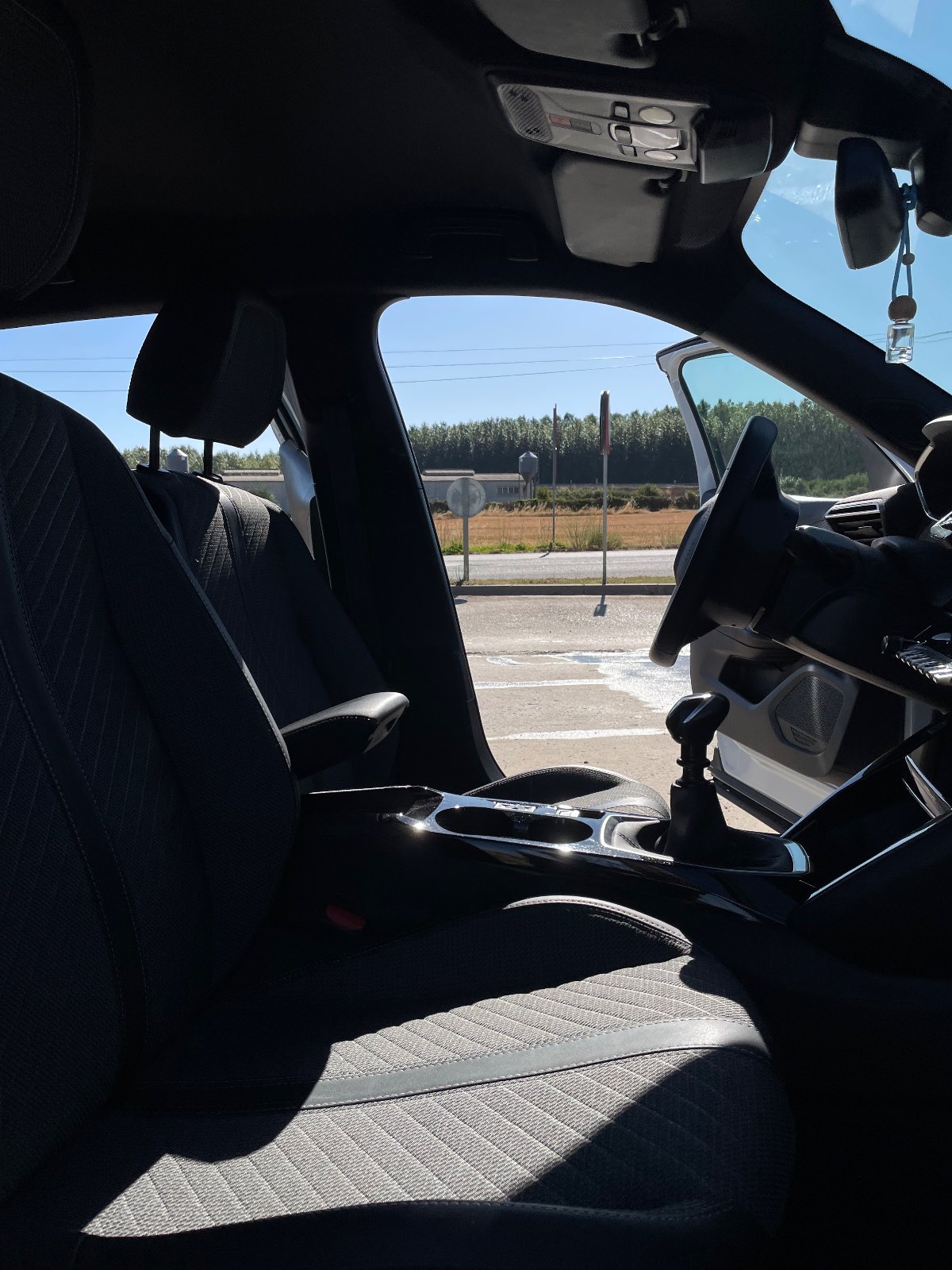 Peugeot 2008 Allure 1.2 Turbo 10