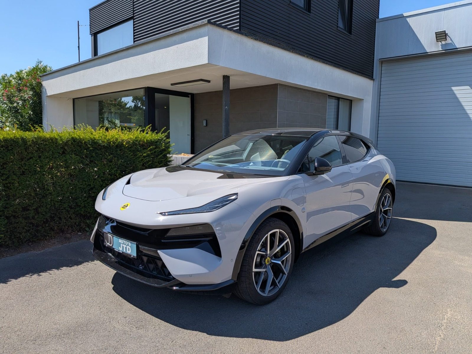 Lotus Eletre 112 kWh AWD