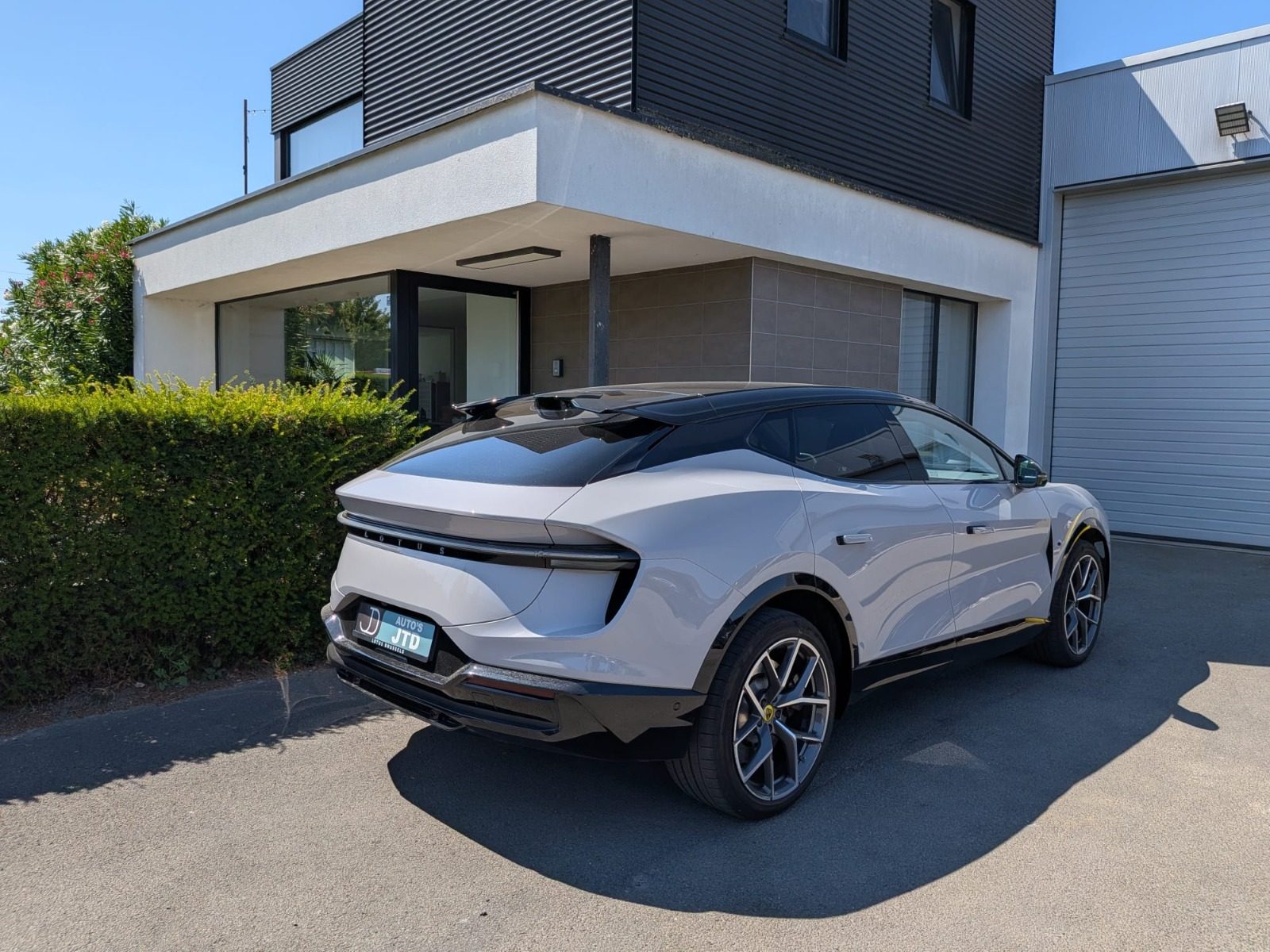 Lotus Eletre 112 kWh AWD 14