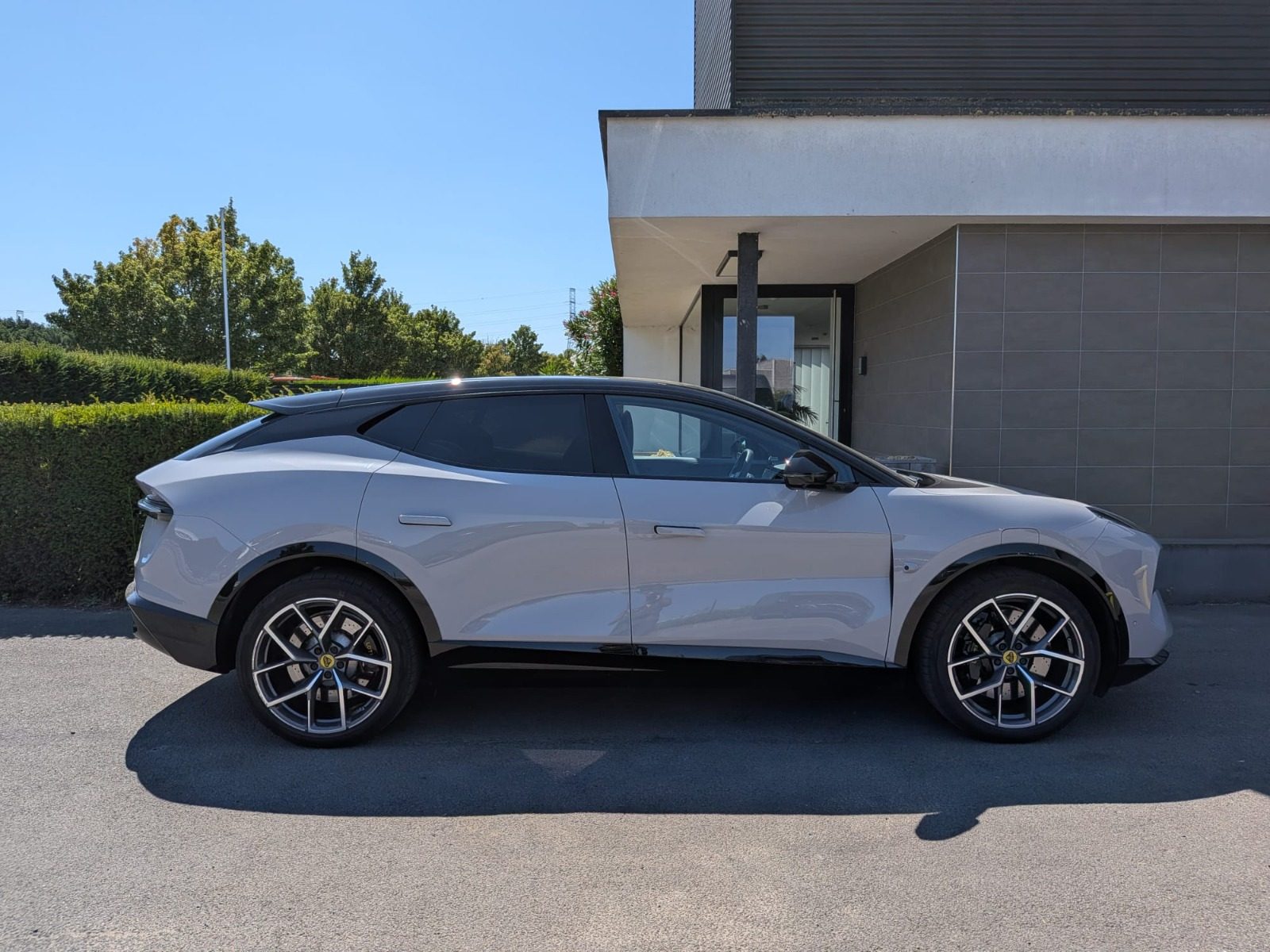 Lotus Eletre 112 kWh AWD 15