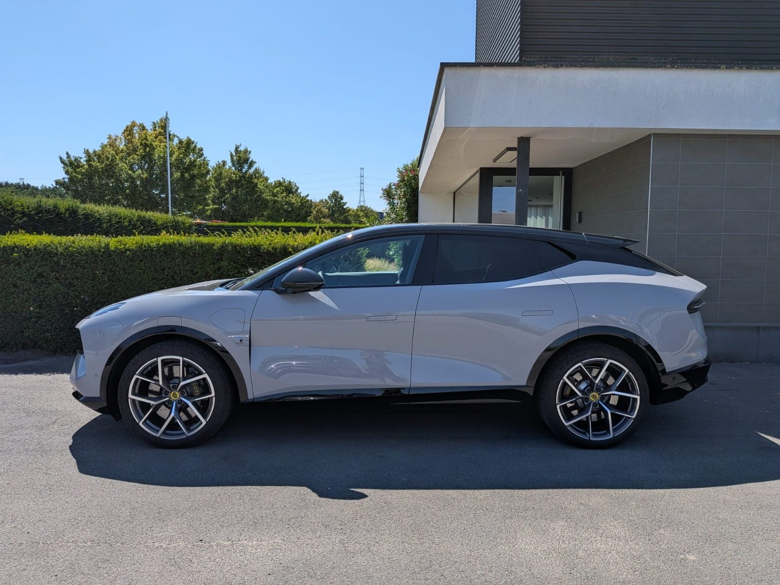 Lotus Eletre 112 kWh AWD 16