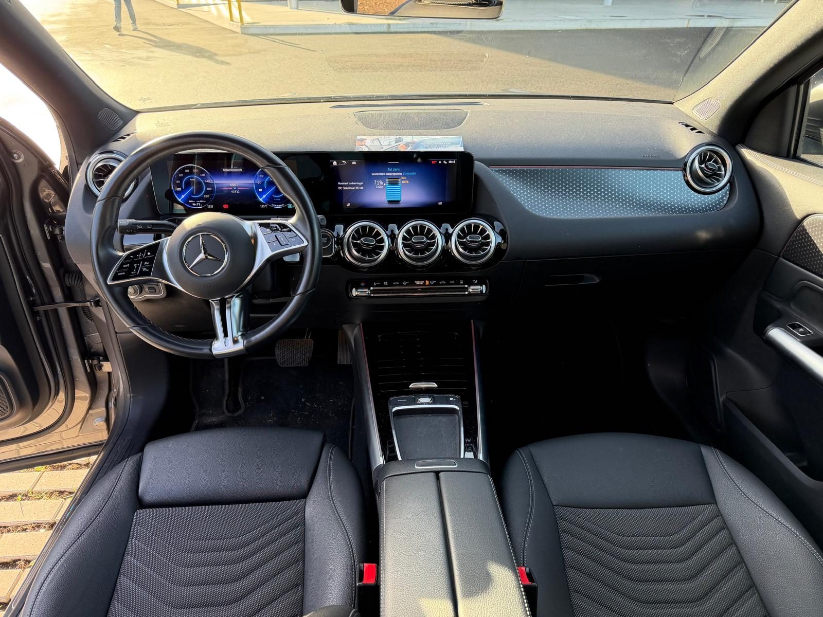 Mercedes EQA 250+ Luxury Line 12