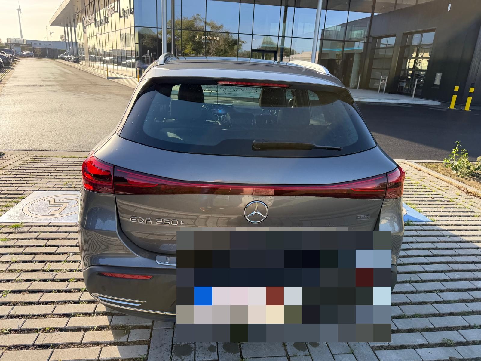 Mercedes EQA 250+ Luxury Line 3