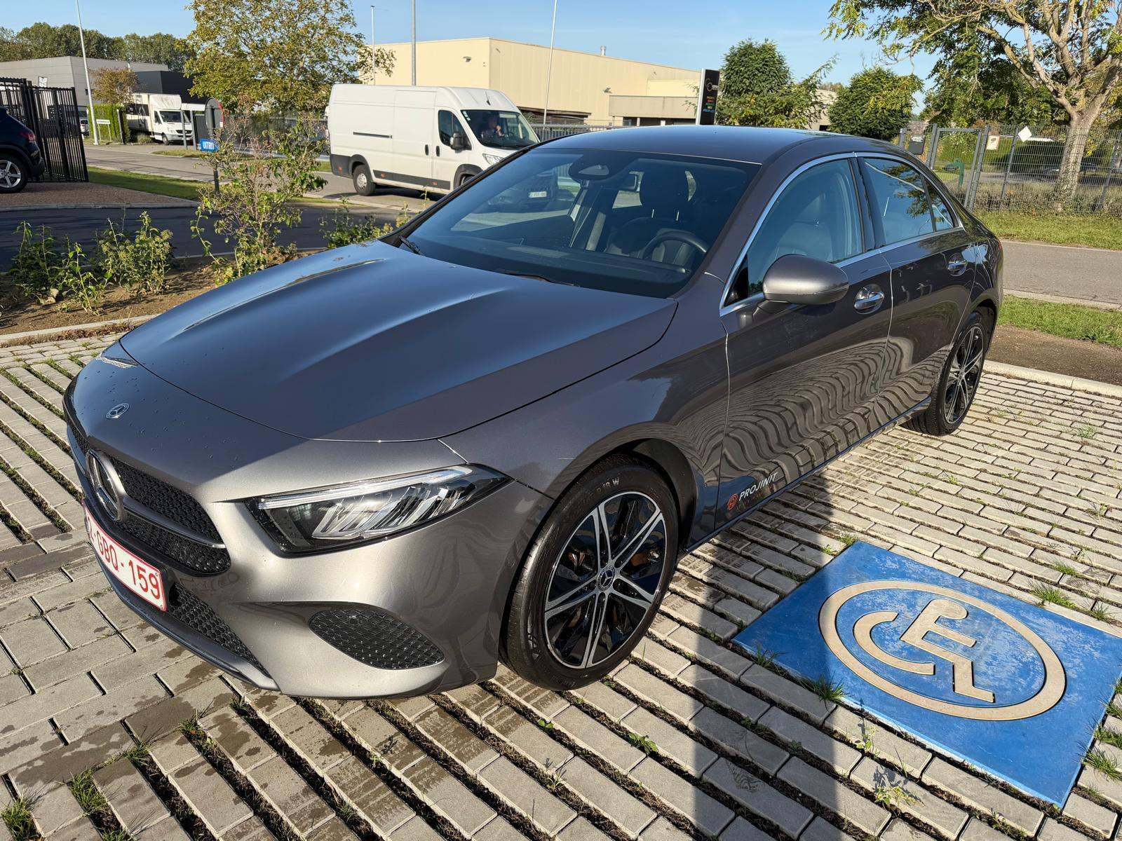 Mercedes A250e Berline Luxury Line 1