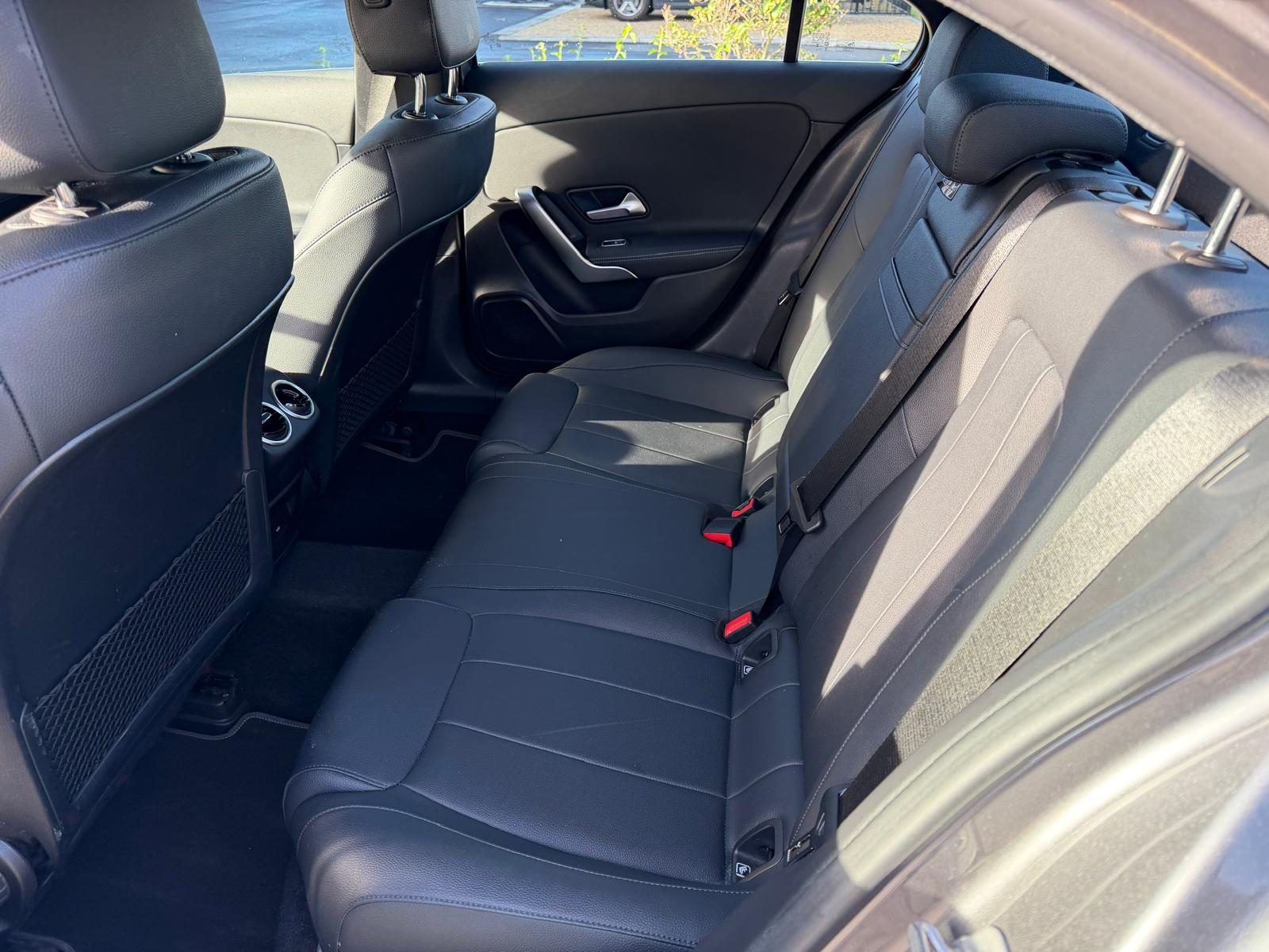 Mercedes A250e Berline Luxury Line 10