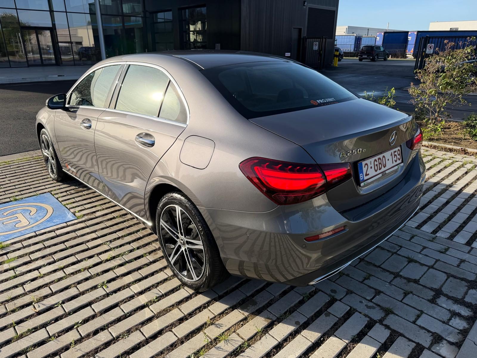 Mercedes A250e Berline Luxury Line 3