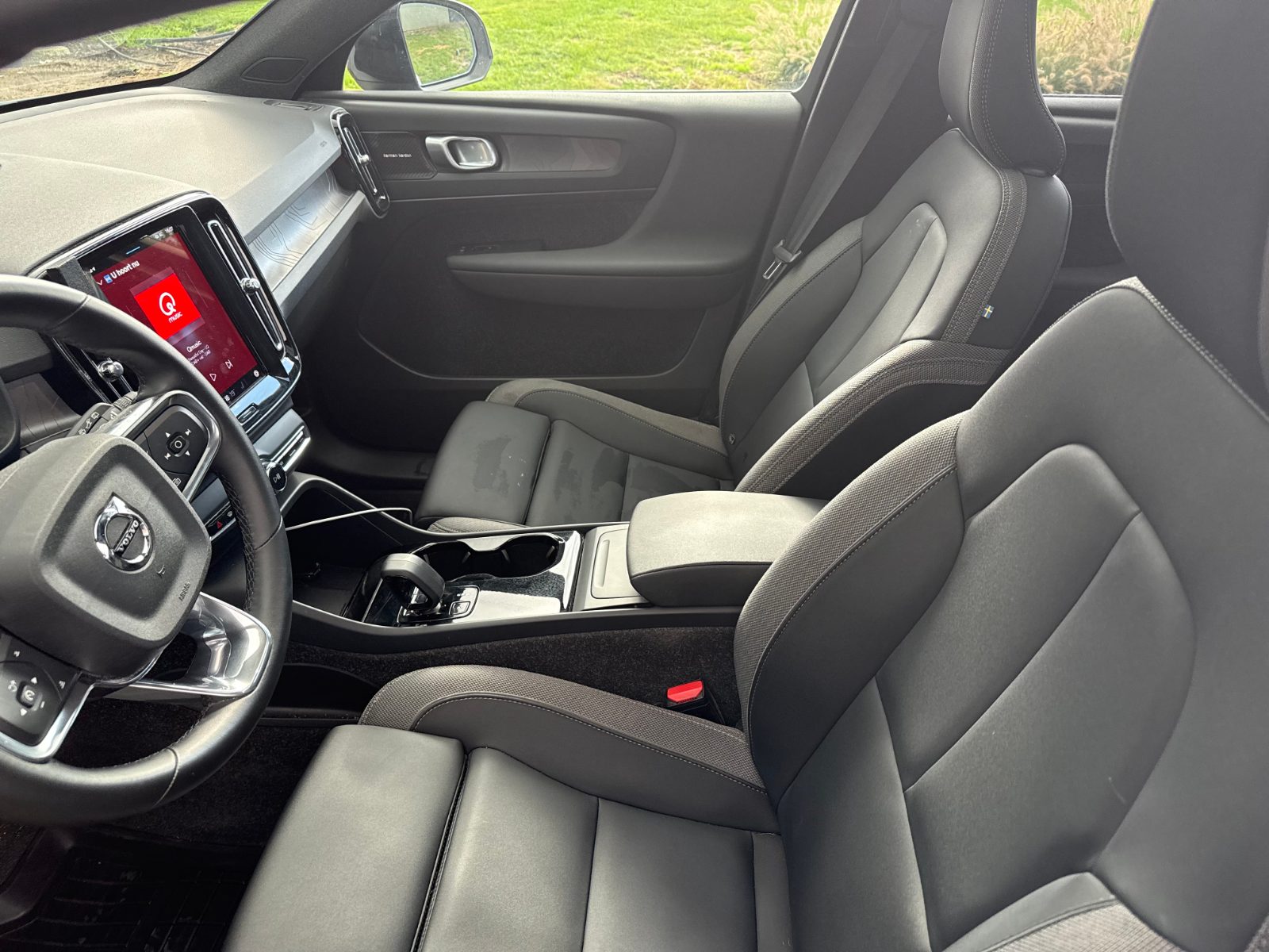 Volvo EX40 3